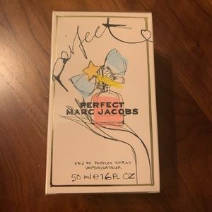 Marc Jacobs
Perfect Eau de Parfum Spray, 1.6-oz.